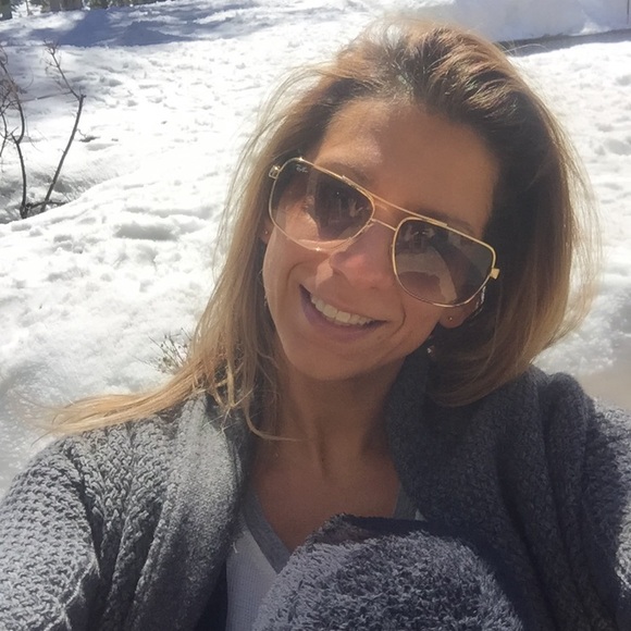 Meet your Posher, Amanda - Picture 1 of 4